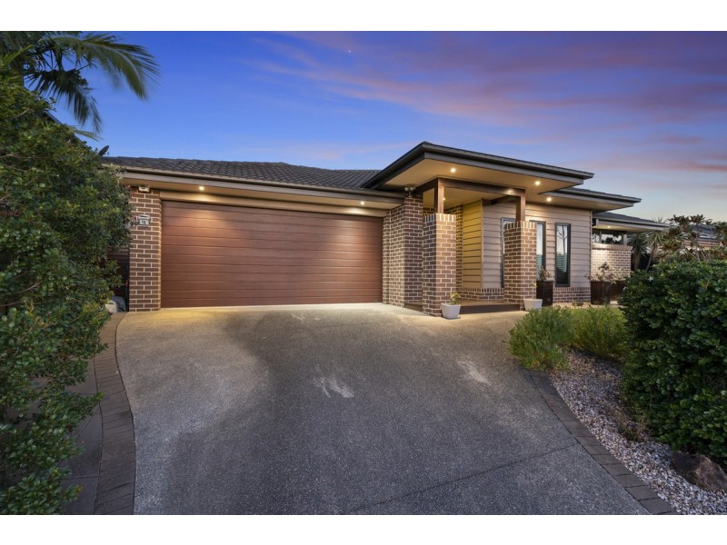18 Faraday Crescent, Pacific Pines QLD 4211
