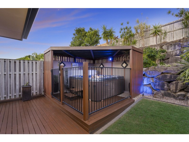 18 Faraday Crescent, Pacific Pines QLD 4211