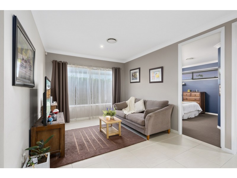 18 Faraday Crescent, Pacific Pines QLD 4211