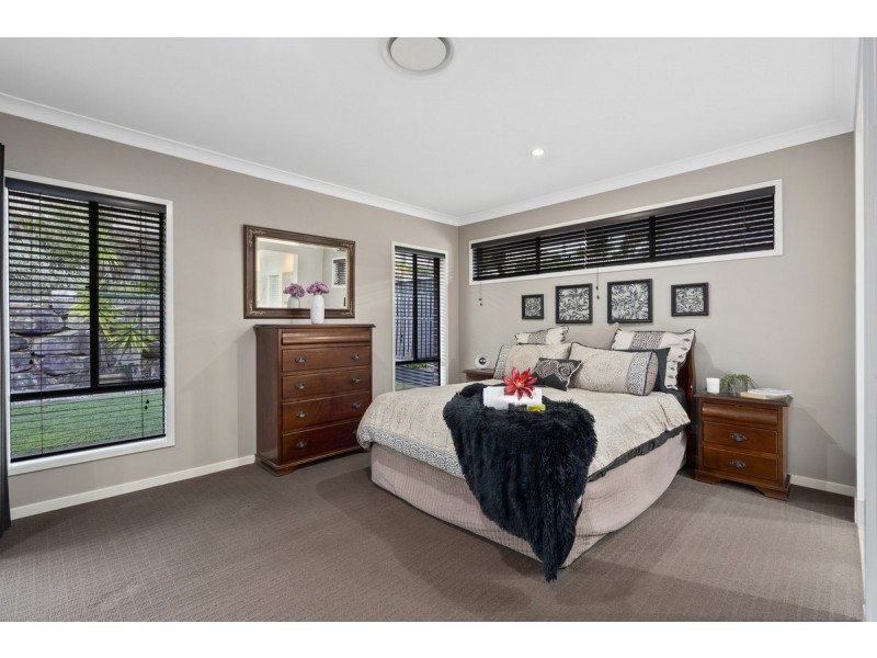 18 Faraday Crescent, Pacific Pines QLD 4211