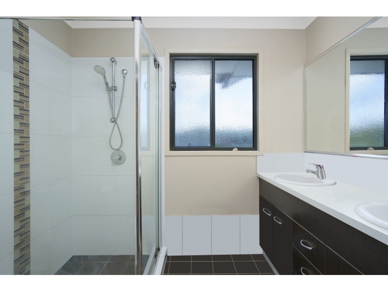 1/1 Brunswick Street, Pacific Pines QLD 4211