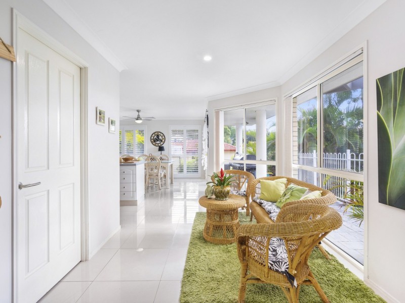 25 Papara Street, Pacific Pines QLD 4211