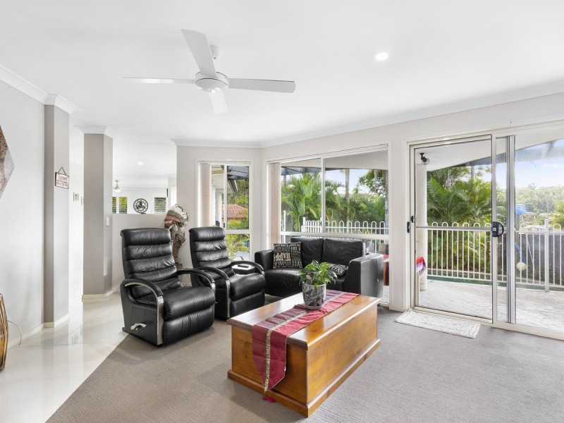 25 Papara Street, Pacific Pines QLD 4211