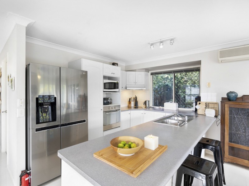 25 Papara Street, Pacific Pines QLD 4211