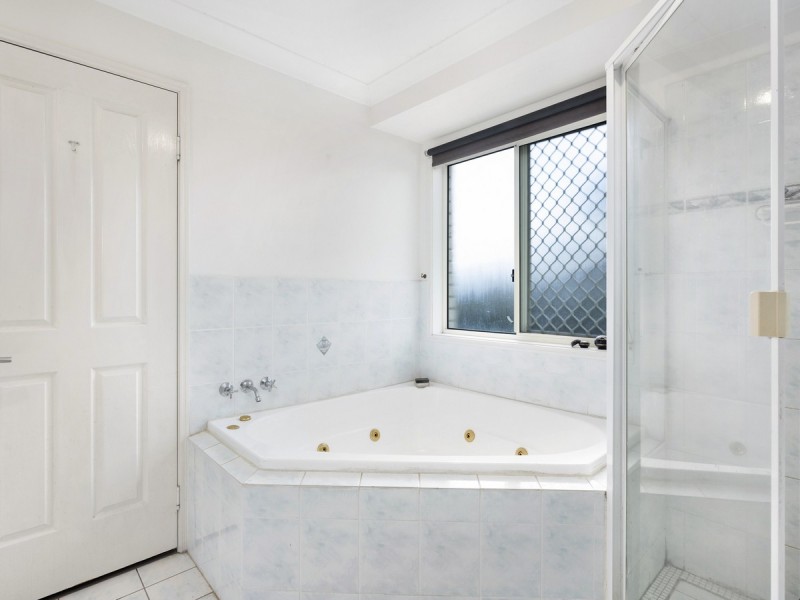 25 Papara Street, Pacific Pines QLD 4211