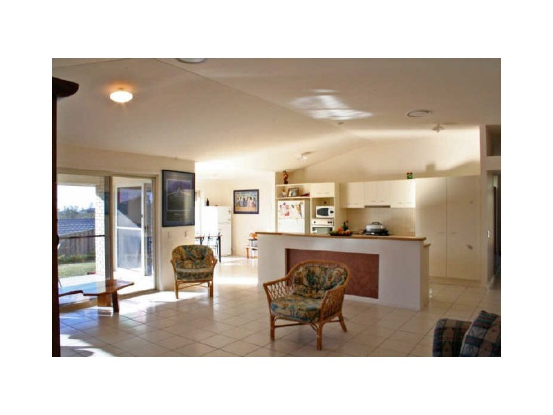 15 Osmond Court, Pacific Pines QLD 4211