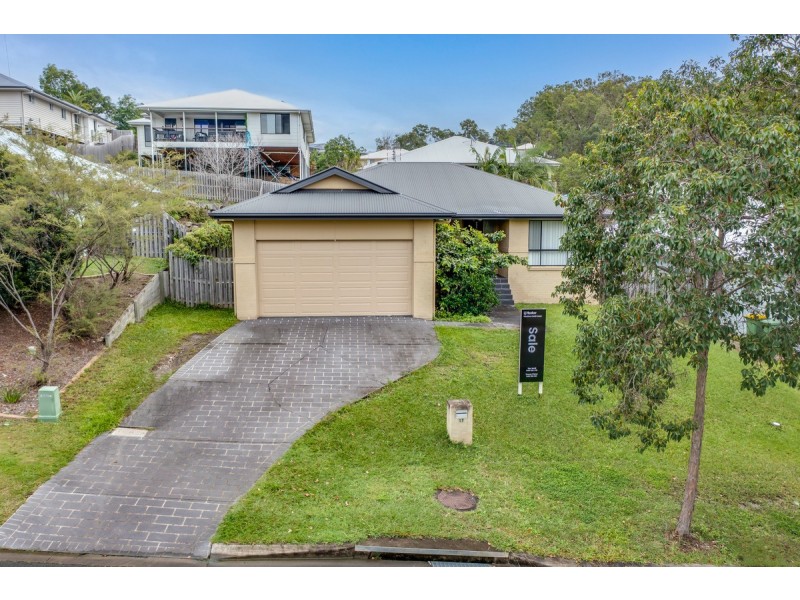 17 Saltwater Boulevard, Oxenford QLD 4210