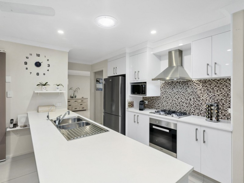 11 Witheren Circuit, Pacific Pines QLD 4211