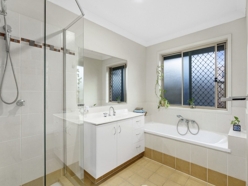 11 Witheren Circuit, Pacific Pines QLD 4211