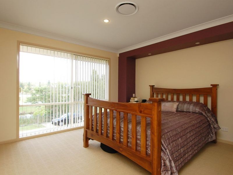 39 Sheffield Circuit, Pacific Pines QLD 4211