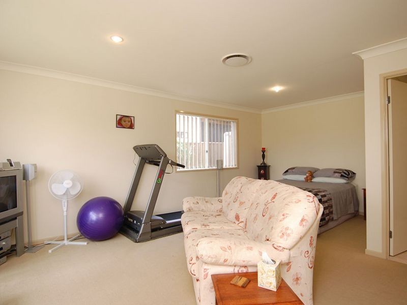 39 Sheffield Circuit, Pacific Pines QLD 4211