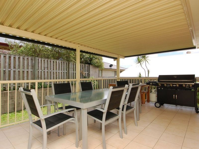 39 Sheffield Circuit, Pacific Pines QLD 4211