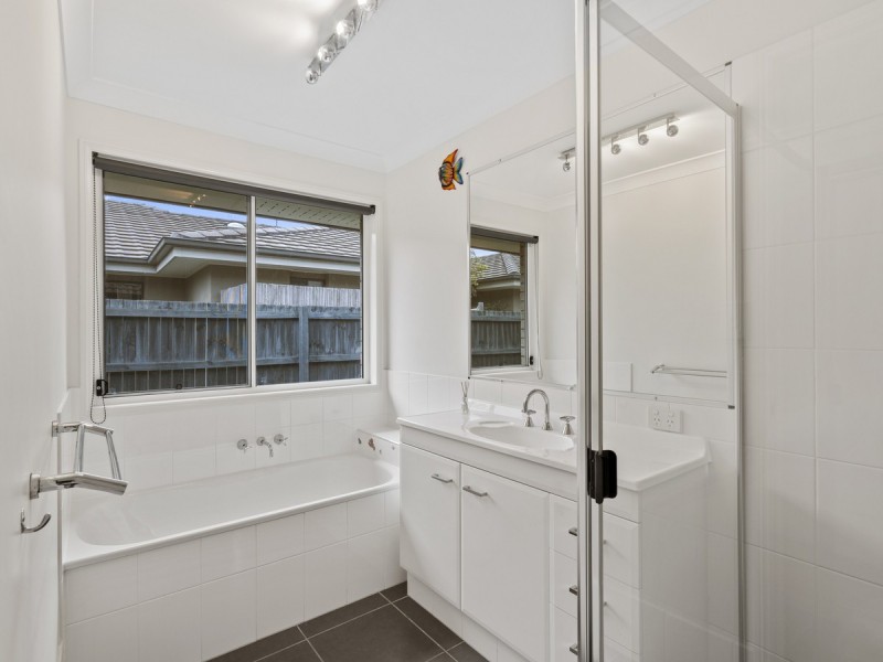 20 Bellinger Key, Pacific Pines QLD 4211