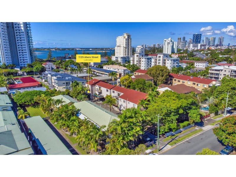 7/29 Ahern Street, Labrador QLD 4215