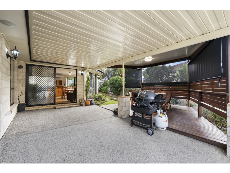 14 Palm Street, Pacific Pines QLD 4211