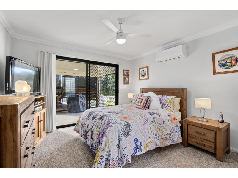 14 Palm Street, Pacific Pines QLD 4211
