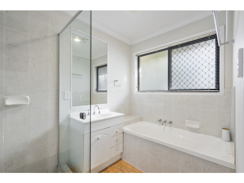 14 Palm Street, Pacific Pines QLD 4211