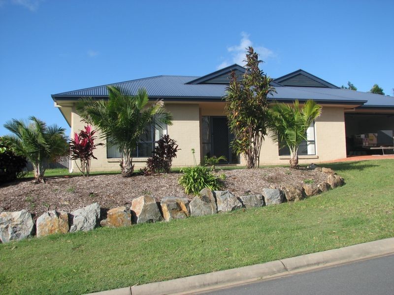 3 Huxley Court, Pacific Pines QLD 4211