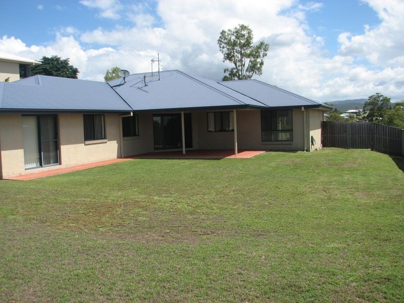 3 Huxley Court, Pacific Pines QLD 4211