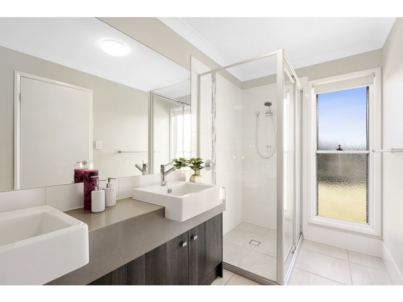 14 Angahook Crescent, Upper Coomera QLD 4209