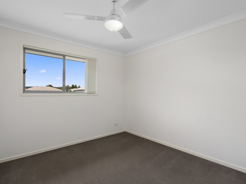 20/1 McAuley Parade, Pacific Pines QLD 4211