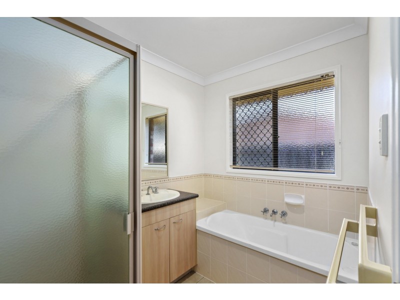 29 Sheffield Circuit, Pacific Pines QLD 4211