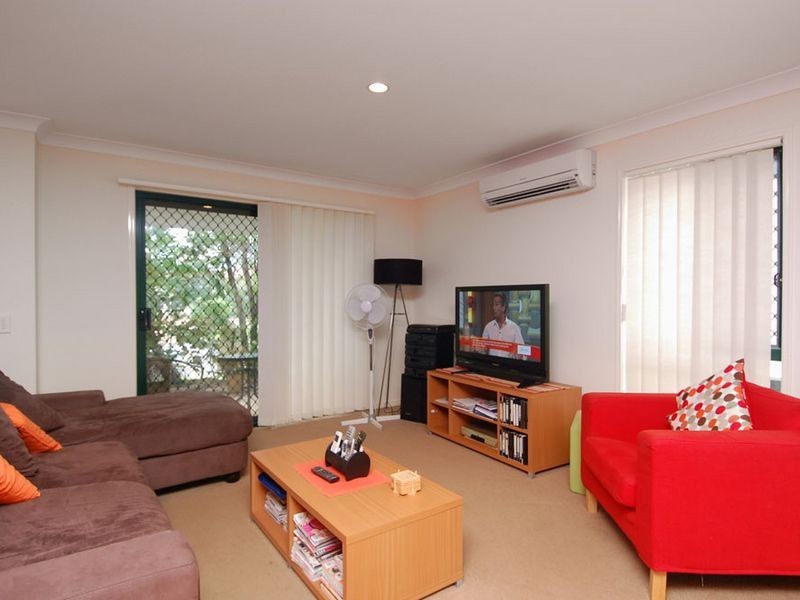 39 Marble Arch Place, Arundel QLD 4214