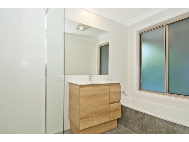 21 Rebbechi Court, Parkwood QLD 4214