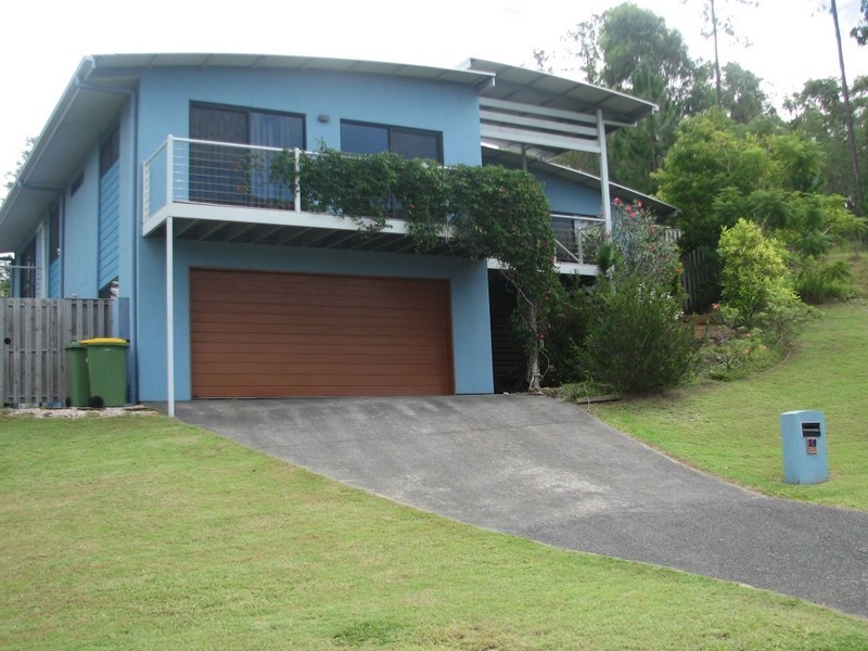 39 Feathertop Crescent, Pacific Pines QLD 4211