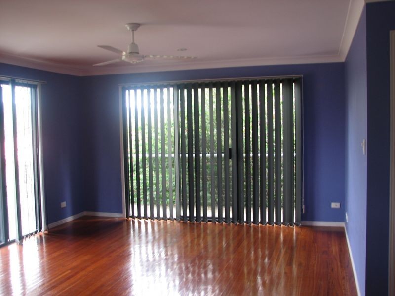 39 Feathertop Crescent, Pacific Pines QLD 4211