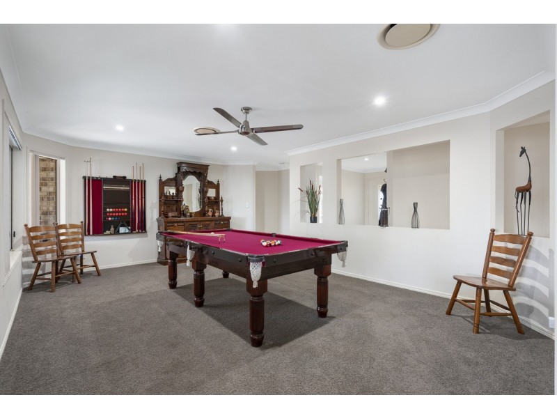 10 Rimatara Rise, Pacific Pines QLD 4211