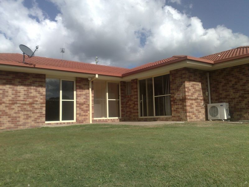 30 Manra Way, Pacific Pines QLD 4211