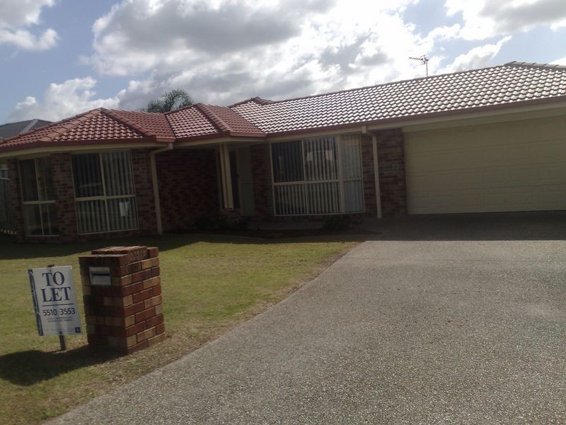 30 Manra Way, Pacific Pines QLD 4211