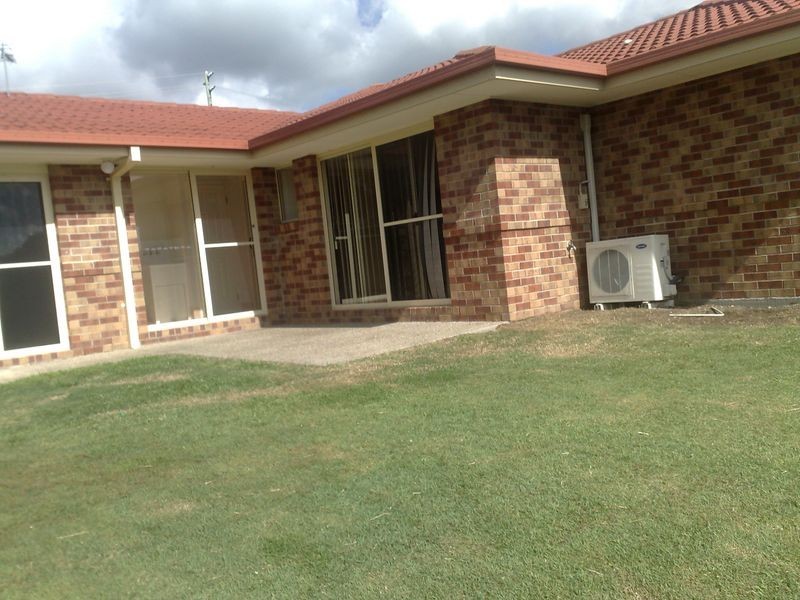 30 Manra Way, Pacific Pines QLD 4211