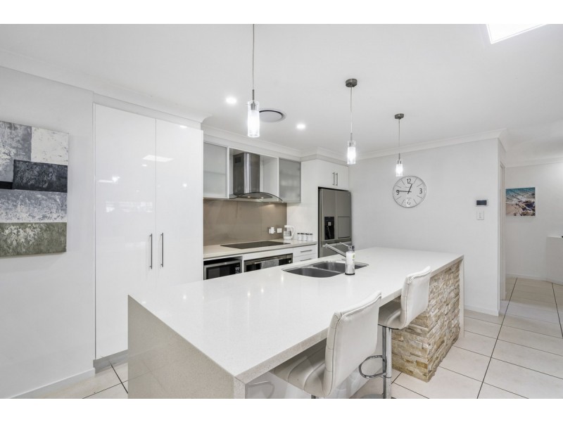 37 Manning Circuit, Pacific Pines QLD 4211