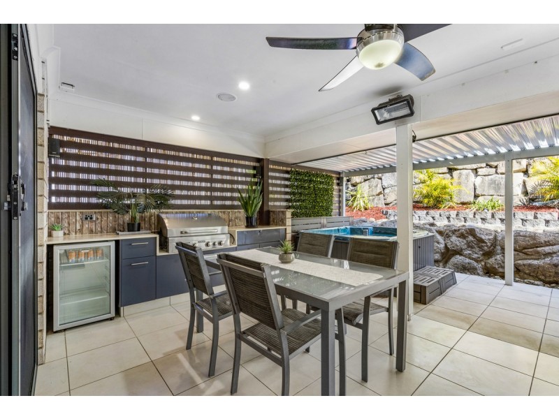 37 Manning Circuit, Pacific Pines QLD 4211