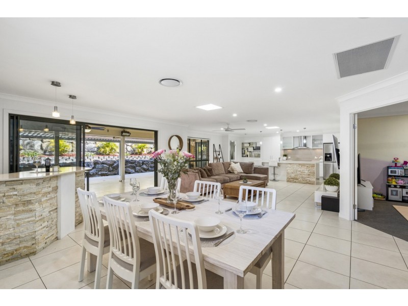 37 Manning Circuit, Pacific Pines QLD 4211