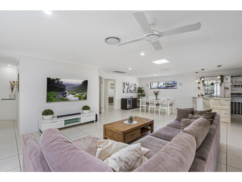 37 Manning Circuit, Pacific Pines QLD 4211