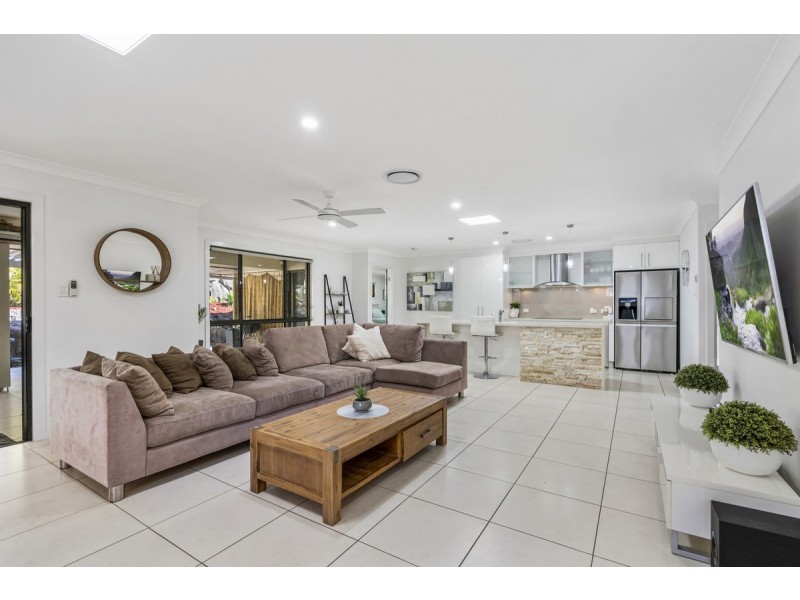 37 Manning Circuit, Pacific Pines QLD 4211