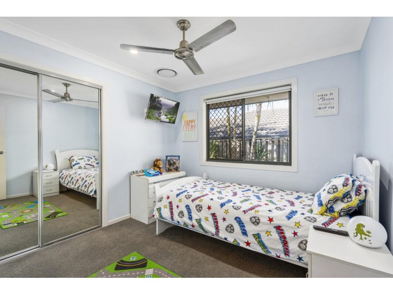 37 Manning Circuit, Pacific Pines QLD 4211