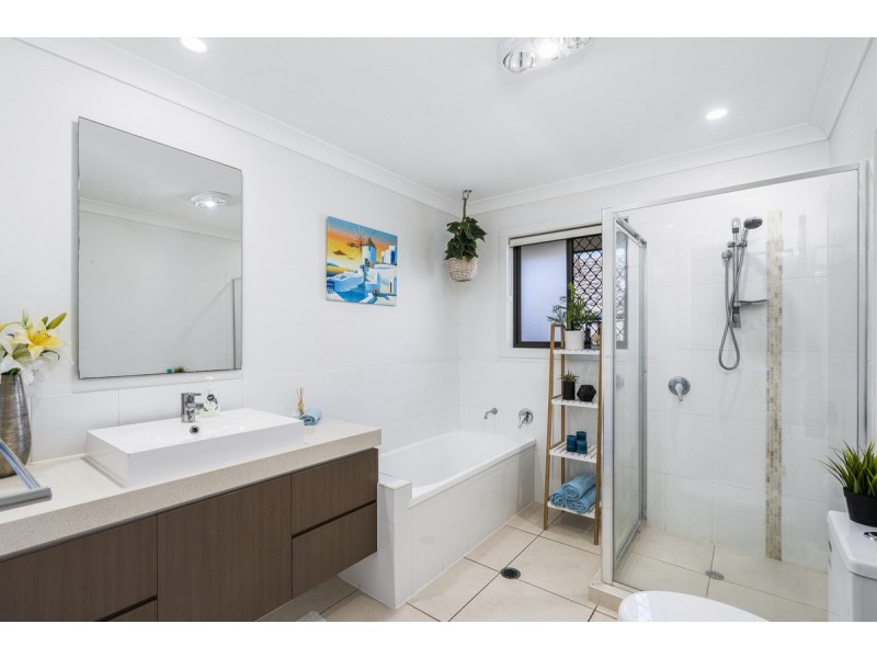 37 Manning Circuit, Pacific Pines QLD 4211