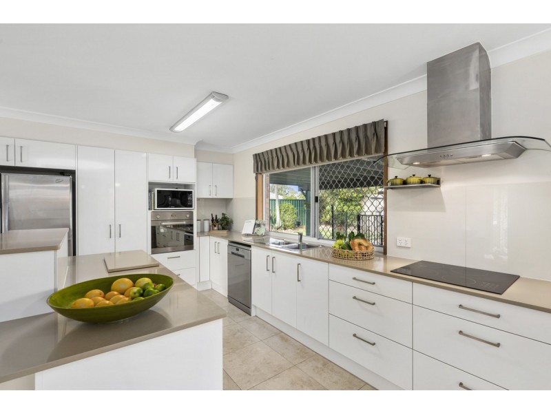 8 Lefroy Drive, Coombabah QLD 4216