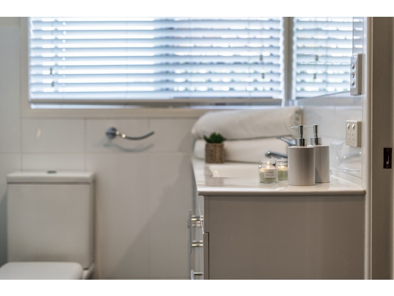 8 Lefroy Drive, Coombabah QLD 4216