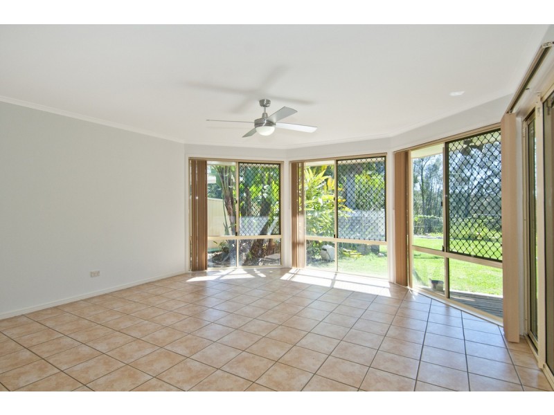 22 Gippsland Drive, Helensvale QLD 4212