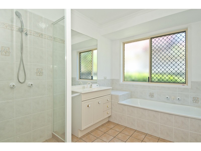 22 Gippsland Drive, Helensvale QLD 4212