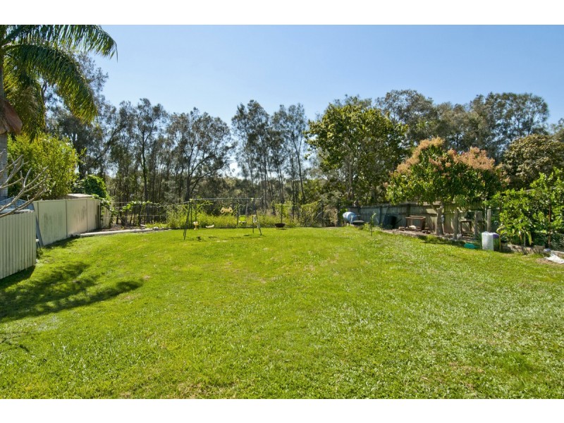 22 Gippsland Drive, Helensvale QLD 4212