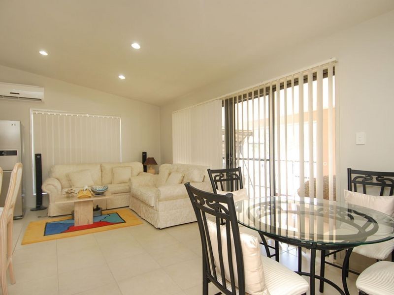 16 McGuire Court, Pacific Pines QLD 4211