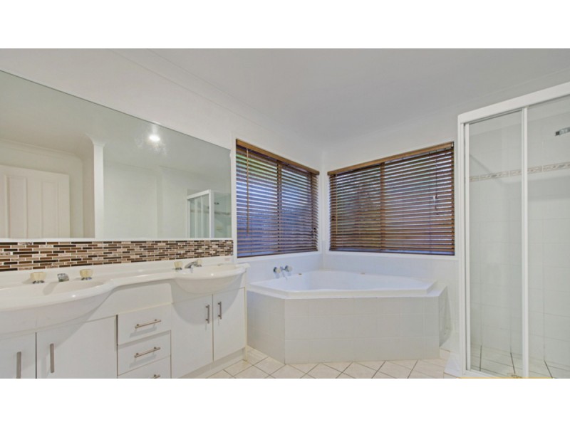 6 Woodbine Court, Parkwood QLD 4214