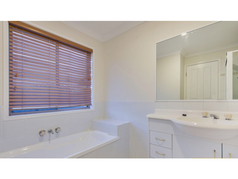 6 Woodbine Court, Parkwood QLD 4214