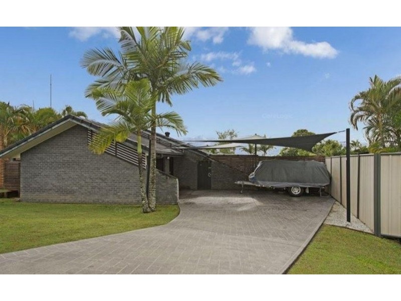 19 Barradine Crescent, Helensvale QLD 4212